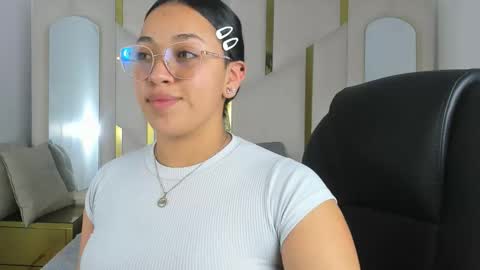 isabellrodriguez18 online show from November 28, 8:54 am