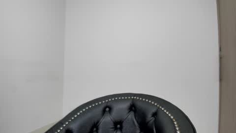 Snapshot of isapetit_ chatting on December 5, 6:04 am Isa Isabella online show from December 5, 6:04 am