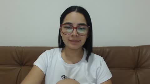 Snapshot of isemma chatting on October 4, 3:48 am Emma online show from October 4, 3:48 am