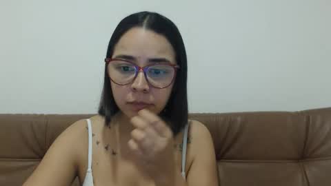 Snapshot of isemma chatting on October 15, 4:27 am Emma online show from October 15, 4:27 am