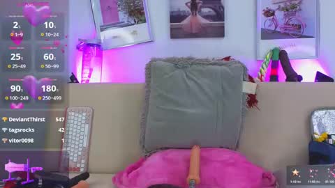 Snapshot of isis_queen_ chatting on March 8, 11:49 pm Andrea online show from March 8, 11:49 pm