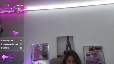 Snapshot of isis_queen_ chatting on December 31, 10:34 pm Andrea online show from December 31, 10:34 pm