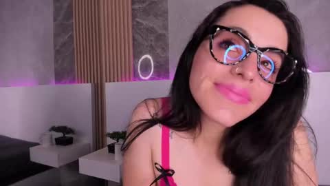 Isis Noir online show from September 9, 7:47 pm