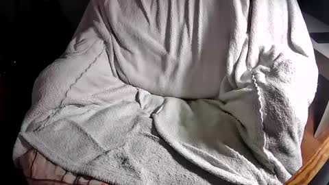 Snapshot of iskarius chatting on December 19, 11:25 pm Iskarius online show from December 19, 11:25 pm