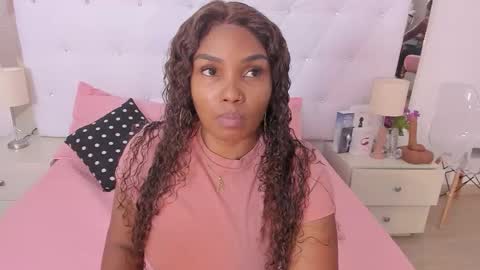 Snapshot of isla_scott chatting on September 15, 11:12 am Vanessa online show from September 15, 11:12 am