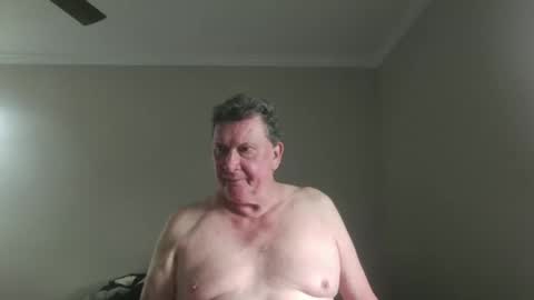 island625103 online show from September 16, 6:44 pm