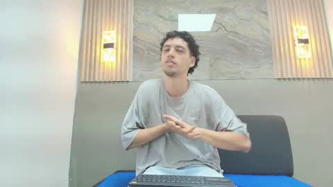 Snapshot of israel_gray chatting on October 6, 7:31 pm Israel online show from October 6, 7:31 pm