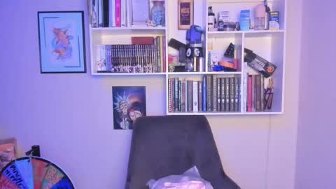 INSTAGRAM issabella18   TWITTER issa latin online show from December 5, 4:55 am