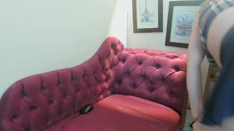 issa soto   online show from February 28, 5:37 pm