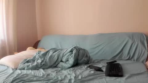 Issabelle online show from March 15, 9:24 am