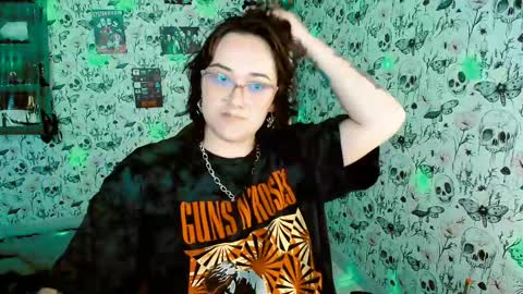 Yiz online show from April 26, 4:32 am