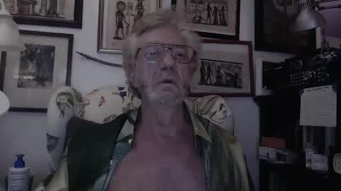 ImYourBitch online show from May 2, 4:29 am