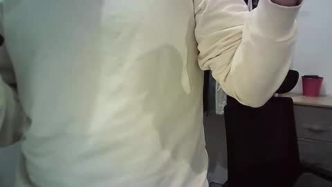 italianboybcn online show from January 7, 6:35 pm