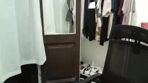 italianboybcn online show from October 30, 8:53 pm