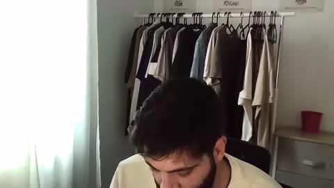 italianboybcn online show from January 10, 9:48 am