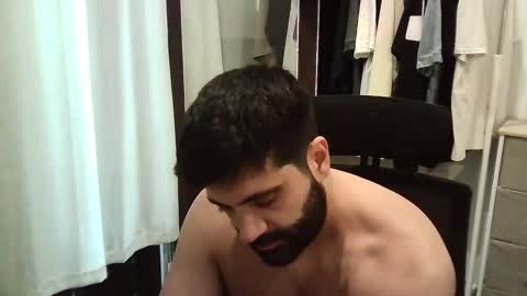 italianboybcn online show from October 10, 7:47 am