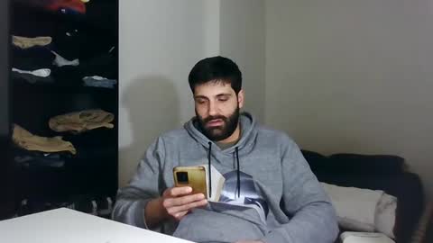 italianboybcn online show from January 22, 10:40 am