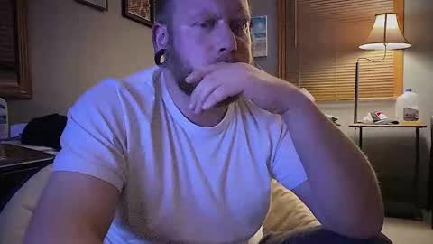 italianstlln515 online show from January 19, 3:38 am