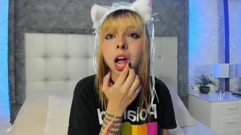 Snapshot of its_bibi chatting on October 22, 9:16 pm B I B I online show from October 22, 9:16 pm