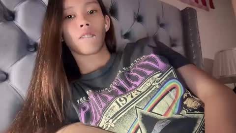 Cora online show from October 11, 1:49 pm