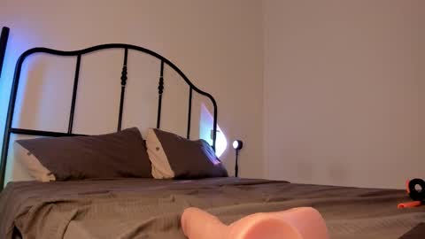 Isabella online show from October 24, 11:11 am