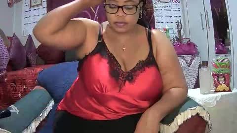 itumeleng74 online show from April 18, 7:18 pm