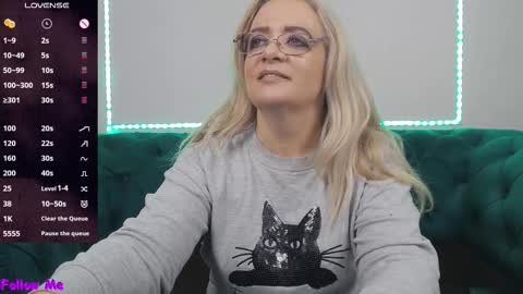 Snapshot of ivanacharm chatting on October 10, 3:34 am ivanacharm online show from October 10, 3:34 am