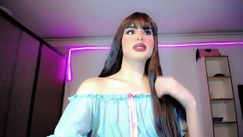 ivannahot23 online show from January 19, 4:54 am