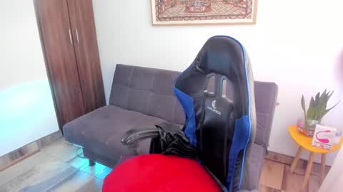 Snapshot of ivette_shaira chatting on September 21, 2:43 pm IVETTE online show from September 21, 2:43 pm