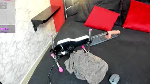 Ivis  online show from November 30, 1:18 pm