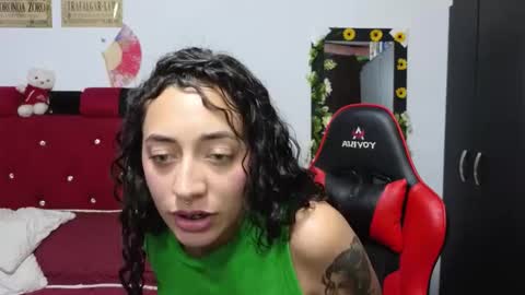 ivonemoon online show from October 1, 7:02 pm