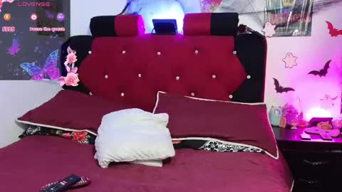 ivonemoon online show from October 15, 2:40 pm