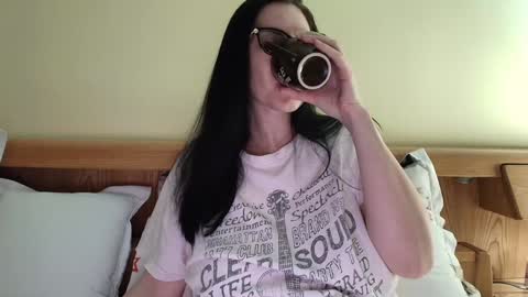 Ivory online show from February 4, 5:55 pm