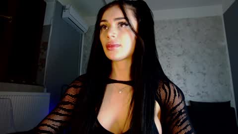 Snapshot of ivy_bellee chatting on January 26, 5:45 am Ivy bellee online show from January 26, 5:45 am