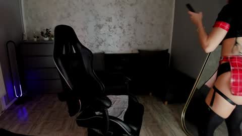 Snapshot of ivy_bellee chatting on February 4, 5:21 am Ivy bellee online show from February 4, 5:21 am