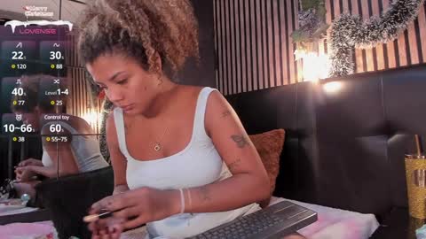 Snapshot of ivy_copper1 chatting on December 23, 5:17 am Ig  ivycopper1  online show from December 23, 5:17 am