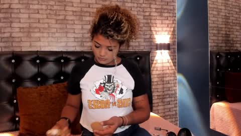 Snapshot of ivy_copper1 chatting on January 24, 10:19 pm Ig  ivycopper1  online show from January 24, 10:19 pm