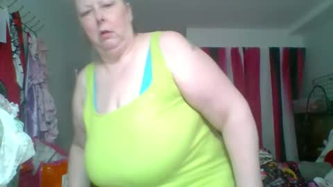 ivyjane3522 online show from April 23, 2:51 pm