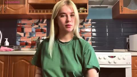 ivywairley online show from April 27, 3:15 am