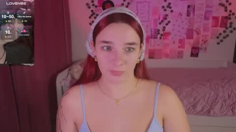 Snapshot of iwi_wi_wi chatting on October 19, 12:37 am Daisy online show from October 19, 12:37 am