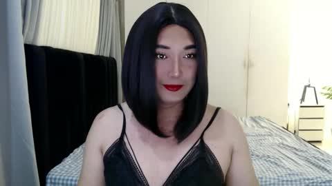 iya_hermosa online show from April 15, 12:19 pm