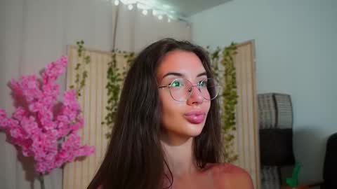 Bella online show from February 26, 2:48 am