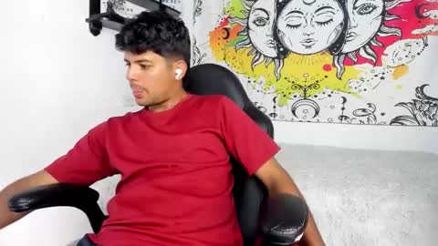 Snapshot of izan_jensen chatting on October 25, 7:47 pm Izan online show from October 25, 7:47 pm