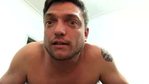 izealvaro online show from October 2, 6:23 am