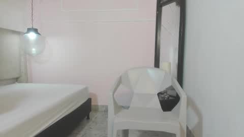 izelevans online show from March 28, 11:44 am