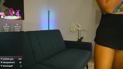 Snapshot of izy_bellee chatting on September 9, 6:52 pm izy bellee online show from September 9, 6:52 pm