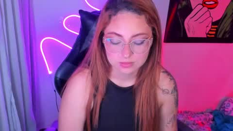 Snapshot of izyzys_baker chatting on March 12, 5:02 am hot izys online show from March 12, 5:02 am