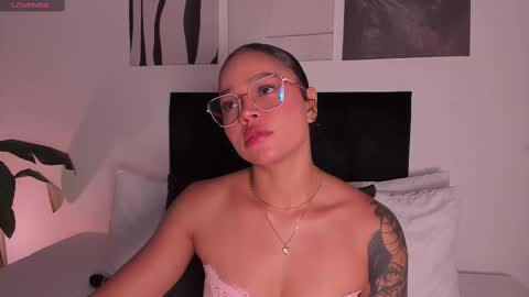 Izzy vega  online show from October 1, 1:16 am