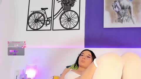 izzybellx online show from October 30, 2:45 am