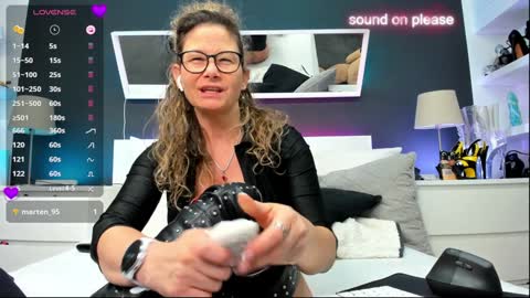 Izzy Mendosa online show from January 8, 4:33 pm